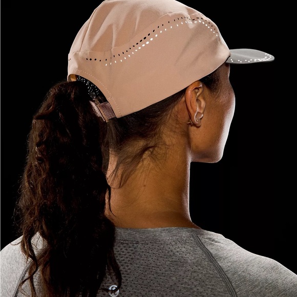 NWT Lightweight Crushable Run Hat - Picture 2 of 4